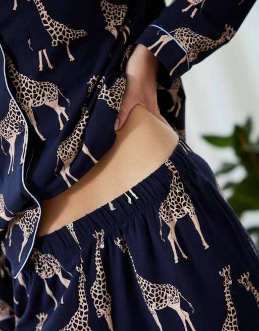 Chelsea Peers Cotton giraffe print long pyjama set in navy, 2 of 4