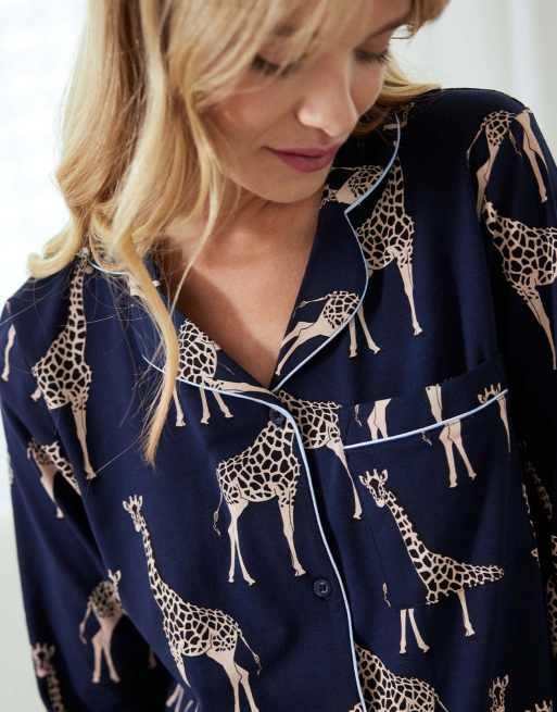 Chelsea Peers Cotton giraffe print long pyjama set in navy, 4 of 4