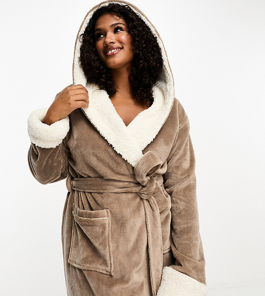 Curve cozy towelling robe in mauve brown