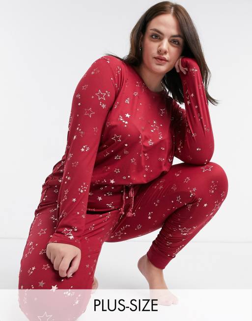 Chelsea Peers Curve – Langer Pyjama in Rot aus Polyester mit Sternenmuster in Folien-Optik 