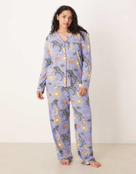 Chelsea Peers Curve – Lila, stjärnhimmelsmönstrad pyjamas med långärmad topp och byxor, exklusivt hos ASOS - view 1