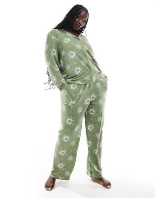 Curve poly gold celestial print long sleeve revere top and pants pajama set in green