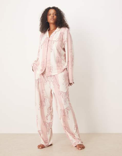 Chelsea Peers Curve poly long sleeve revere pyjama set in leopard stripe print - view 1