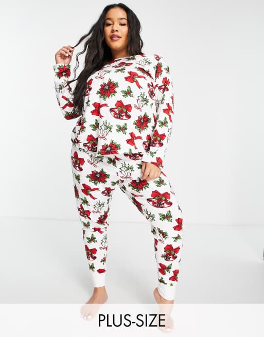 Chelsea Peers Curve – Pyjama-Set in Creme mit langärmligem Oberteil und Jogginghose mit Weihnachtsdeko-Motiven in Retro-Optik