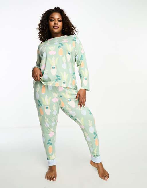 Chelsea Peers Curve - Pyjamaset van top met lange mouwen en joggingbroek van polyester met plantenprint in saliegroen 