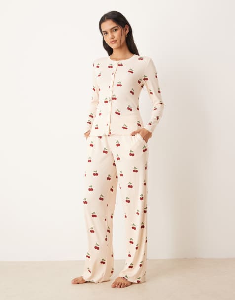 Chelsea Peers - Ensemble de pyjama nervuré à manches longues avec imprimé à rayures et cerises - view 1