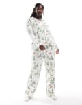 [Chelsea Peers] Chelsea Peers Exclusive Curve Christmas print long sleeve top and pants pyjama set in cream-White 22 CREAM