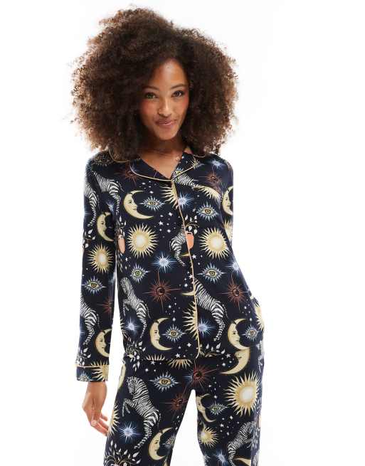Chelsea Peers Exclusive moon and zebra print long sleeve revere and trouser pyjama set in navy, 2 of 4