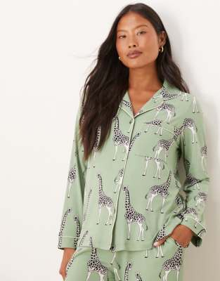 Chelsea Peers Petite Chelsea Peers Exclusive Petite Long Sleeve Revere Top & Pants Pajama Set In Green