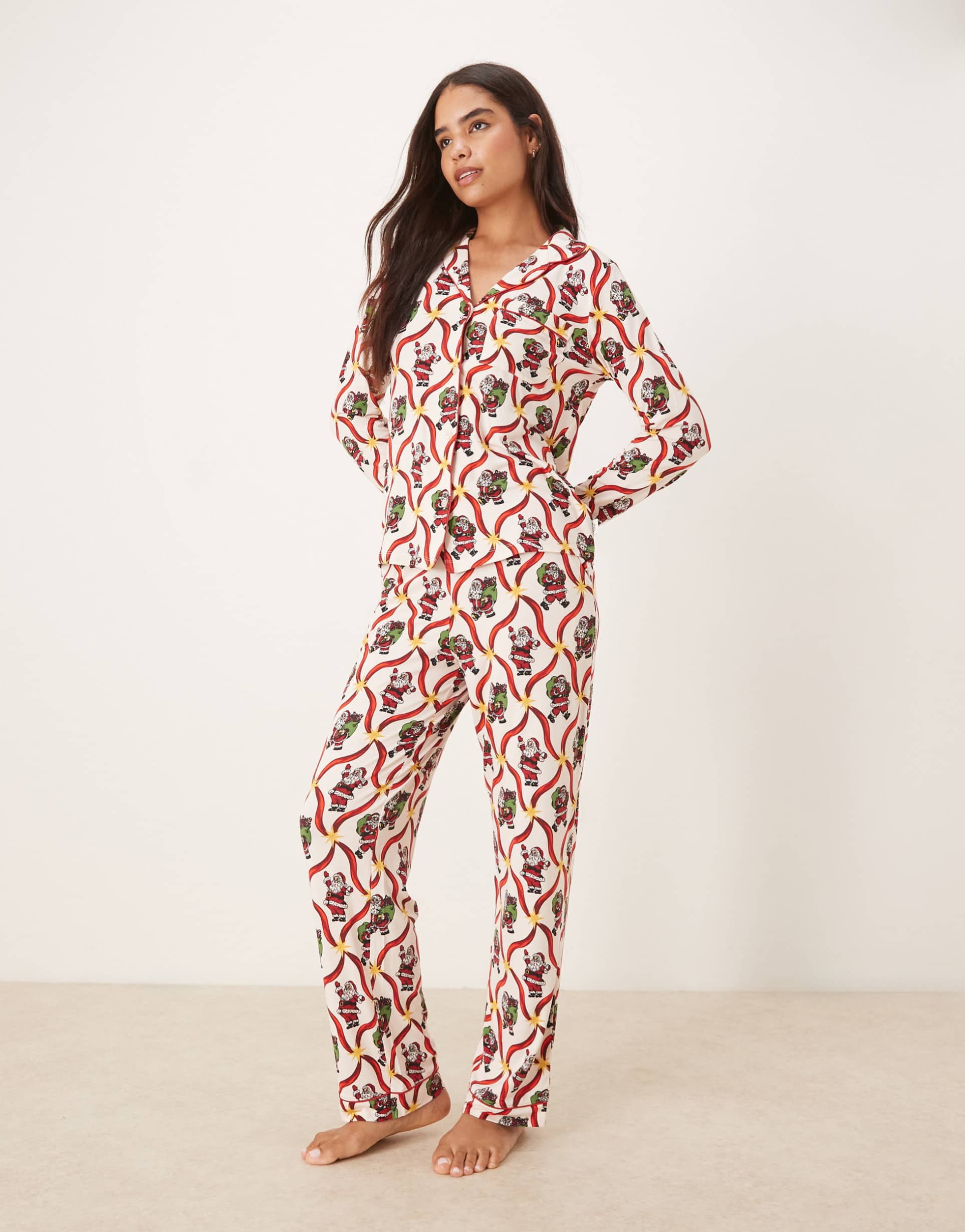 chelsea peers exclusive poly long sleeve revere pajama set in christmas candy cane santa print