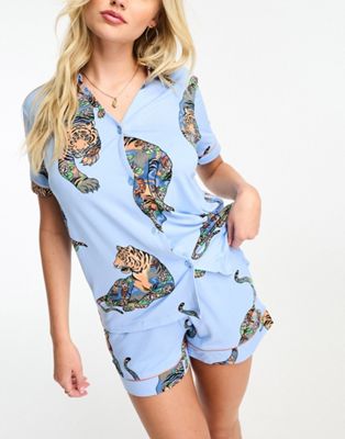 Chelsea Peers short sleeve and short poly pyjama set in blue lotus tiger print