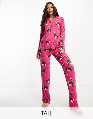 Chelsea Peers Exclusive Tall jersey lemur print button top and trouser pyjama set in hot pink φωτογραφία