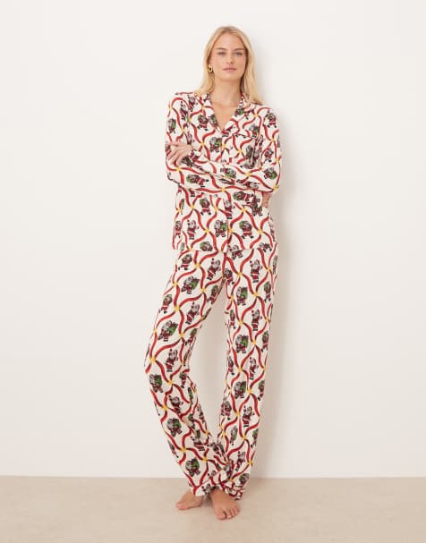 Chelsea Peers Exclusive Tall polyester long sleeve revere pyjama set in Christmas candy cane santa print - view 1