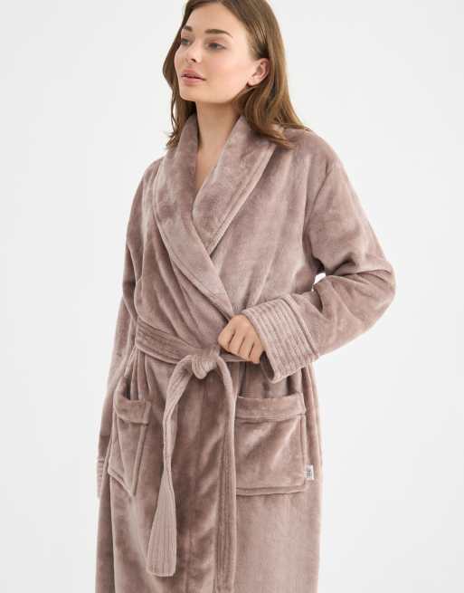 Chelsea Peers Fleece long dressing gown - beige in brown, 2 of 4