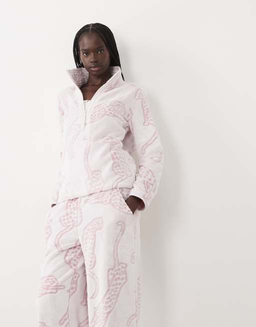Chelsea Peers fleece lounge set in pink leopards print, 2 of 4