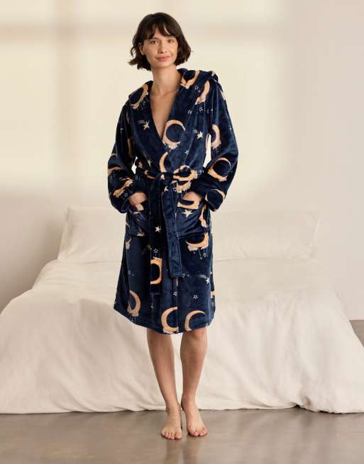 Chelsea Peers Fleece lunar print dressing gown in navy, 2 of 7
