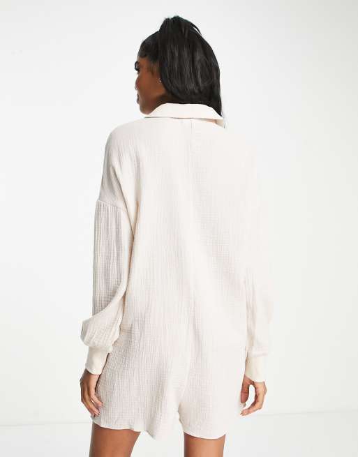 Chelsea Peers – Langarm-Einteiler mit Knopfleiste und Taschendetail in Stein, 2 von 4