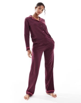 Chelsea Peers - Langärmliger Pyjama aus Baumwolle mit „Good Night"-Print und Reverskragen-Rot