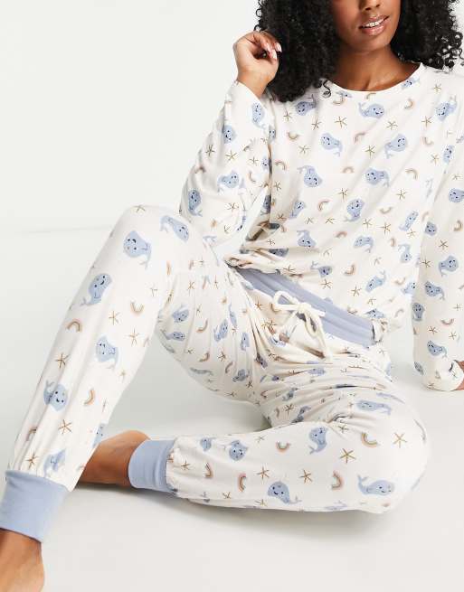 Chelsea Peers - Lange pyjamaset met walvisprint in stone en lichtblauw