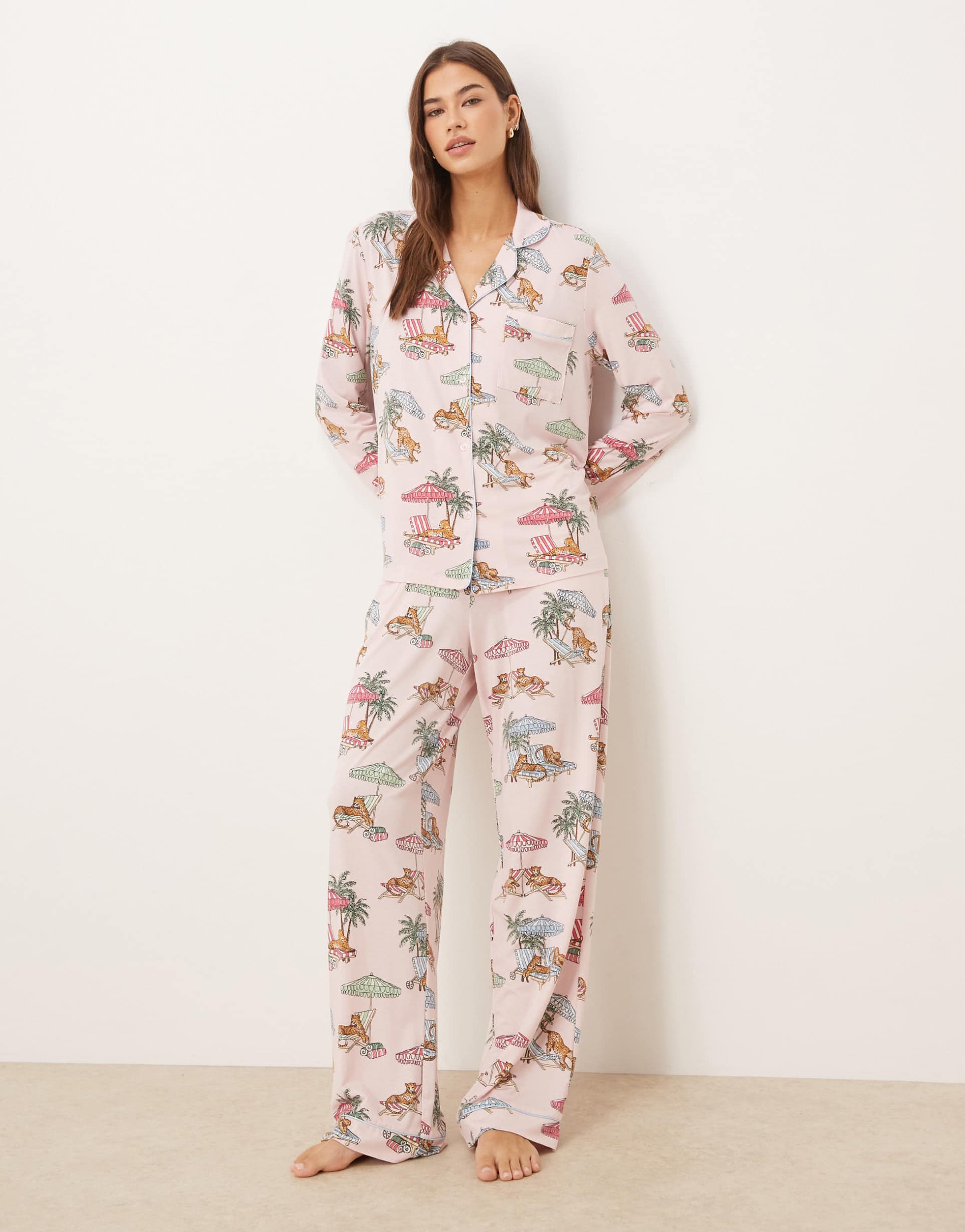 chelsea peers leopard summer print jersey camp collar pajama set in pink