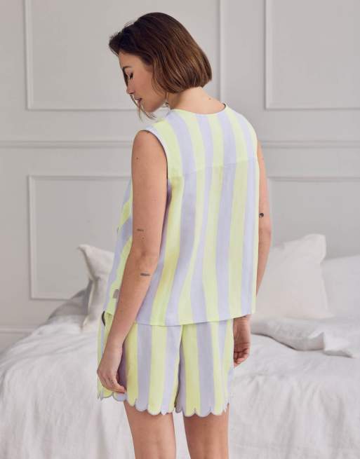 Chelsea Peers Linen blend scallop edge tie-front stripe cami short pyjama set in lilac, 4 of 4