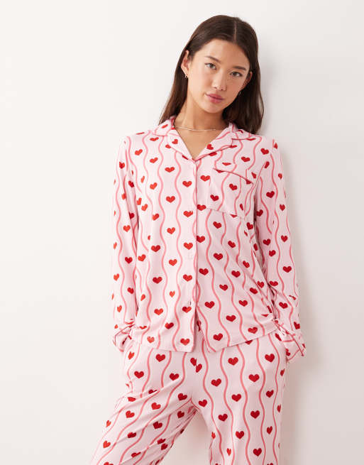 Chelsea Peers long button-up pyjama set in pink wavy heart print, 2 of 4