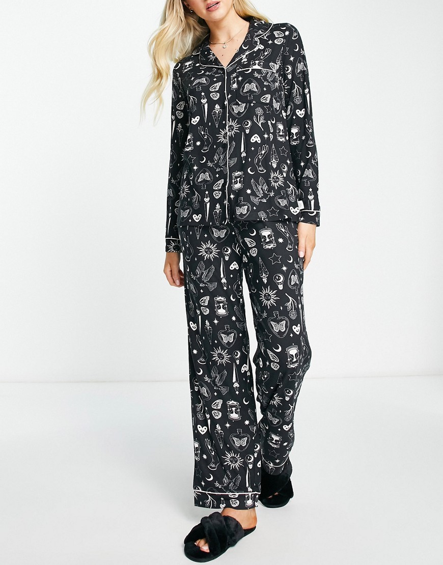 Chelsea Peers long shirt pajama set in black and white celestial print