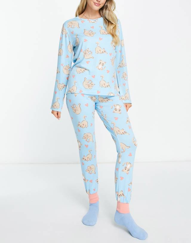 Chelsea Peers long sleeve and cuff pants pajama set in light blue and pink cat print