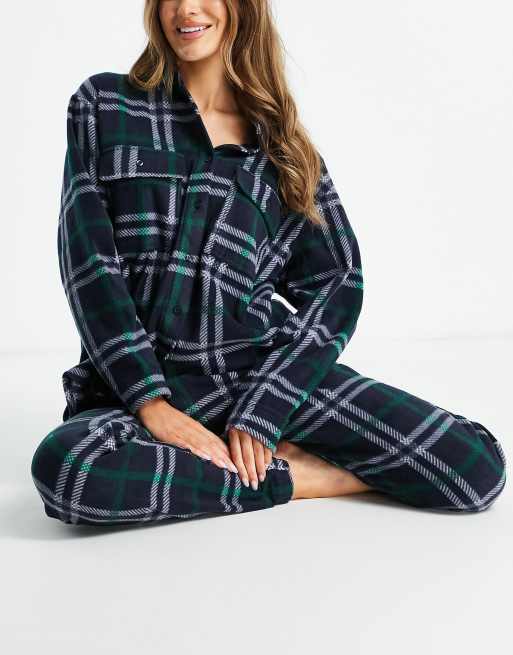 Chelsea Peers - Loungesæt i polyester med ternet skjortejakke og joggingbukser i sort/grøn - MULTI
