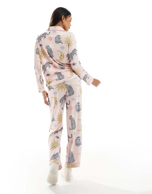 Chelsea Peers Maternity poly long sleeve revere pyjama set in celestial tiger print, 4 of 4