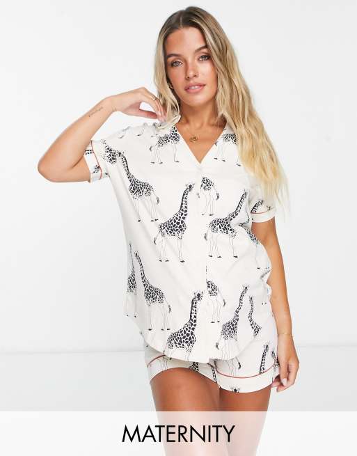Chelsea Peers Maternity - Pyjama en coton avec haut à col à revers et short - Imprimé girafes crème 