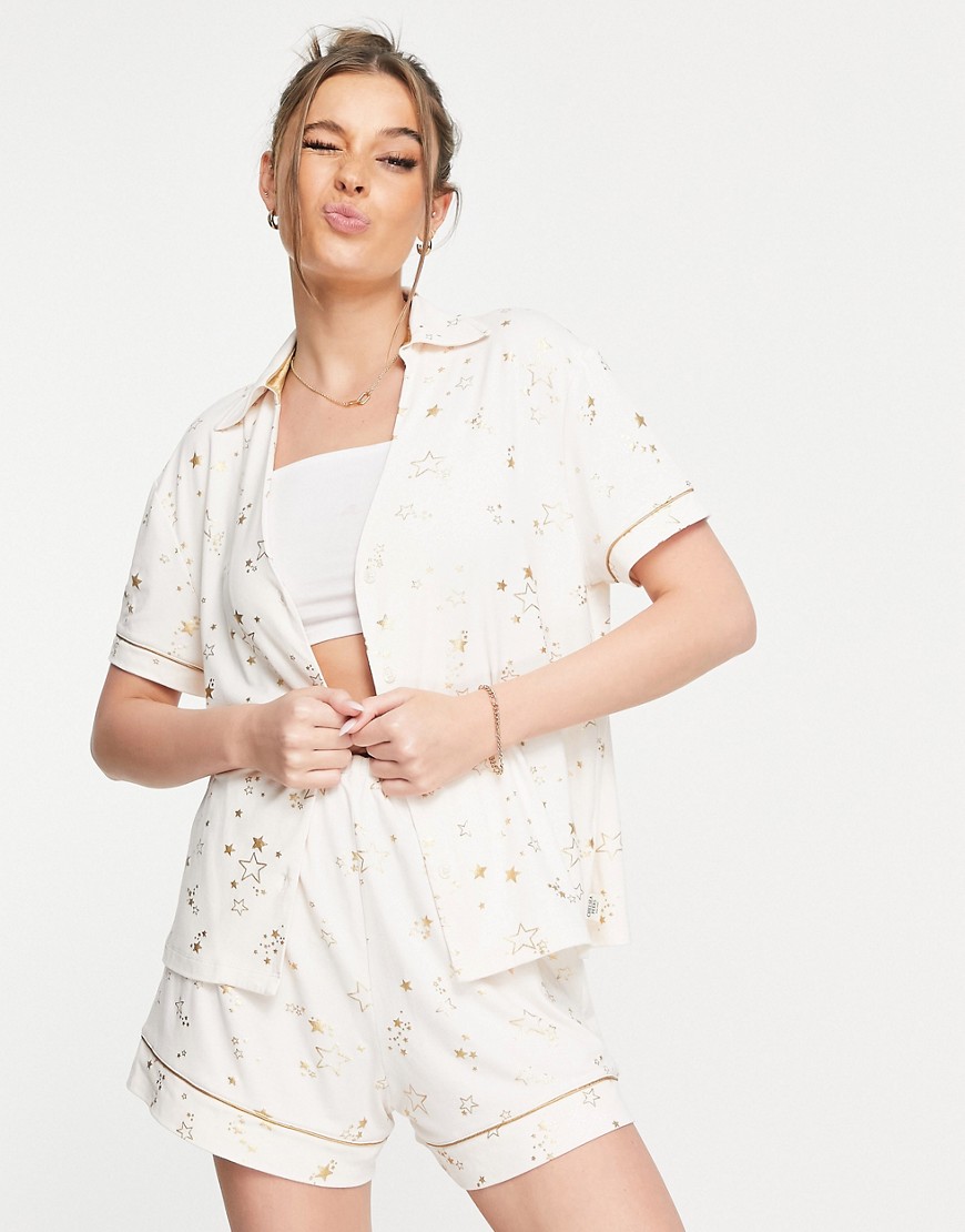 Chelsea Peers mini star print short pajama set in cream-Neutral