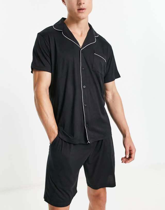 Chelsea Peers modal button short pajama set in black