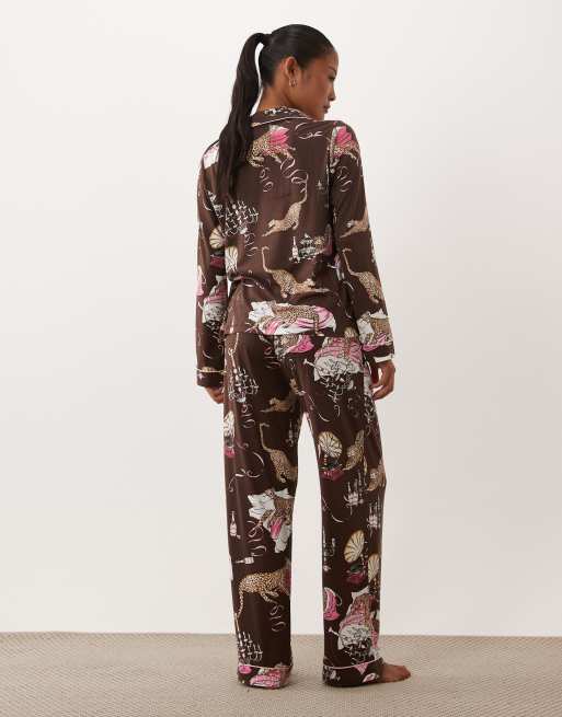 Chelsea Peers Petite button up pyjama set in neutral party leopard print, 2 of 4
