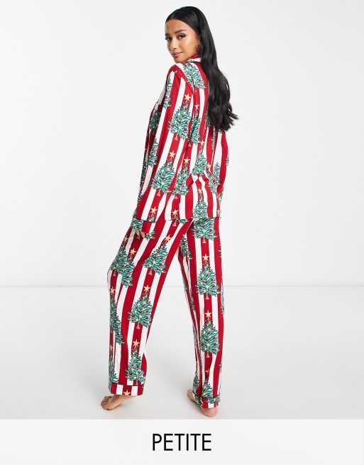 Chelsea Peers Petite Christmas print pajama set in multi