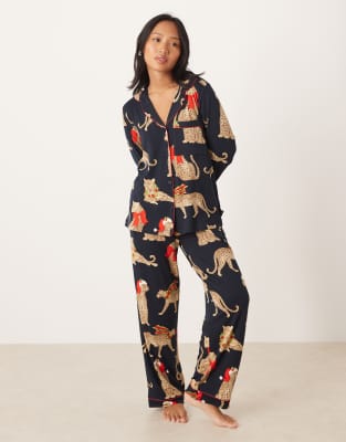 Chelsea Peers Petite Chelsea Peers Petite poly long sleeve revere pyjama set in Christmas leopard print-Navy