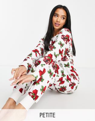 Chelsea Peers Petite Top And Jogger Set In Cream Retro Christmas Print-White