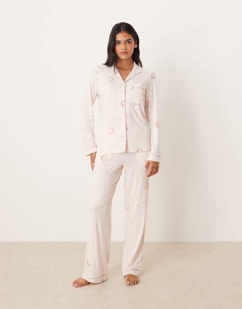 Chelsea Peers - Pigiama a maniche lunghe in poliestere con stampa di stelle tono su tono e colletto a rever - view 1