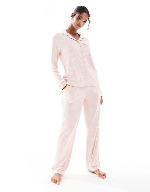 Chelsea Peers - Pigiama in poliestere rosa con stampa di cielo notturno con top a maniche lunghe con rever