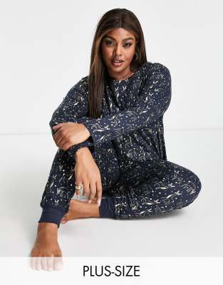 Chelsea Peers Chelsea Peers Plus christmas reindeer foil pyjamas in navy