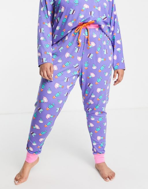 Chelsea Peers Plus  Langes Pyjama-Set mit Kaktus-Katzen-Design in Lila |  ASOS