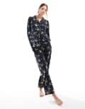 [Chelsea Peers] Chelsea Peers poly foil bow print long sleeve revere and pants pyjama set in navy M NAVY