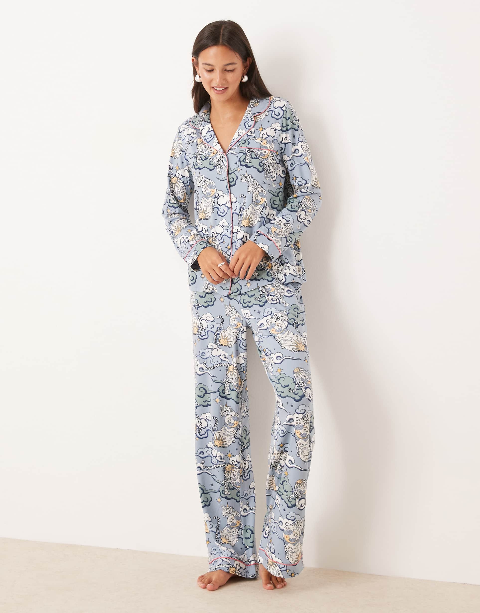 chelsea peers poly long sleeve camp collar pajama set in night sky leopard print