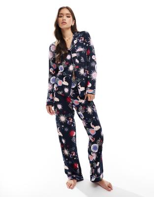 poly long sleeve revere and pants pajama set in sun print-Multi