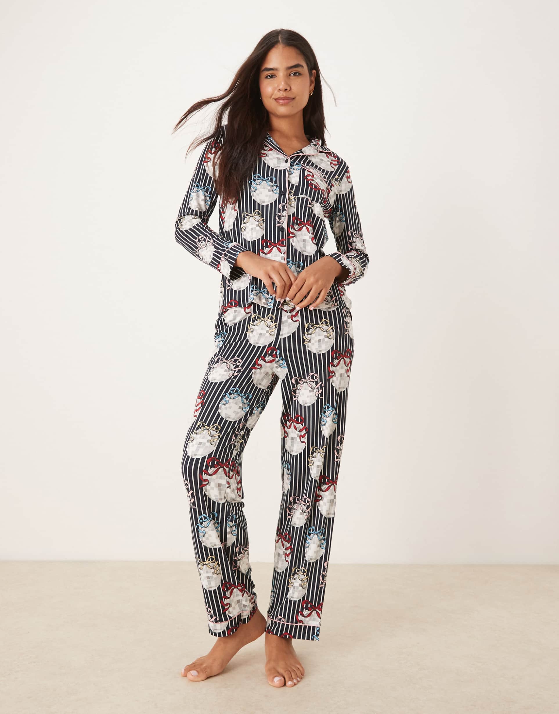 chelsea peers poly long sleeve revere pajama set in christmas disco ball print