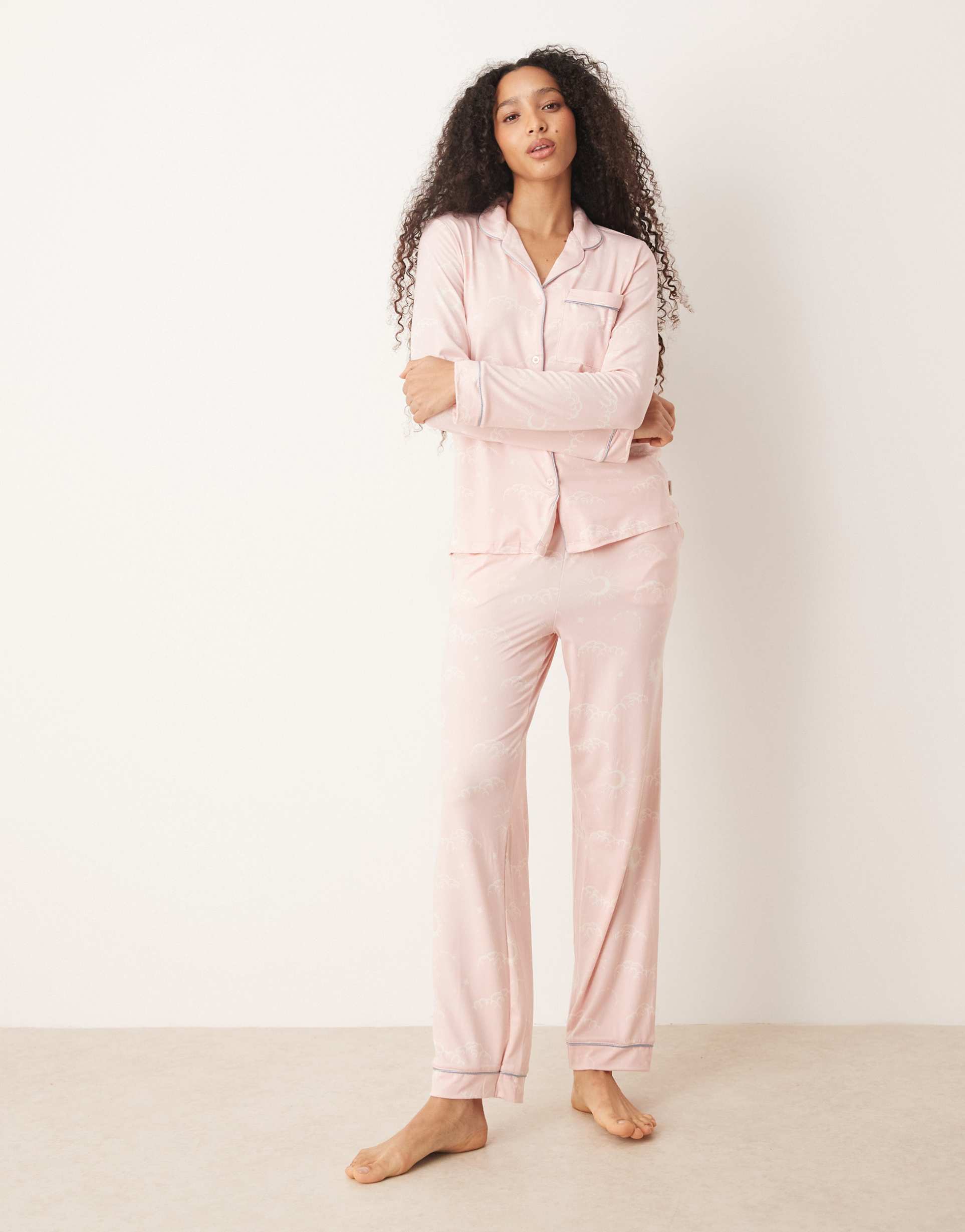 chelsea peers poly long sleeve revere pajama set in pink night sky print