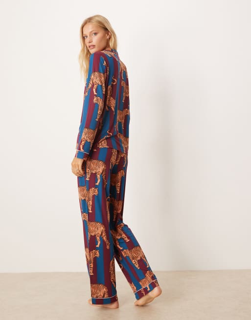 Chelsea Peers poly long sleeve revere pajama set in tiger stripe print