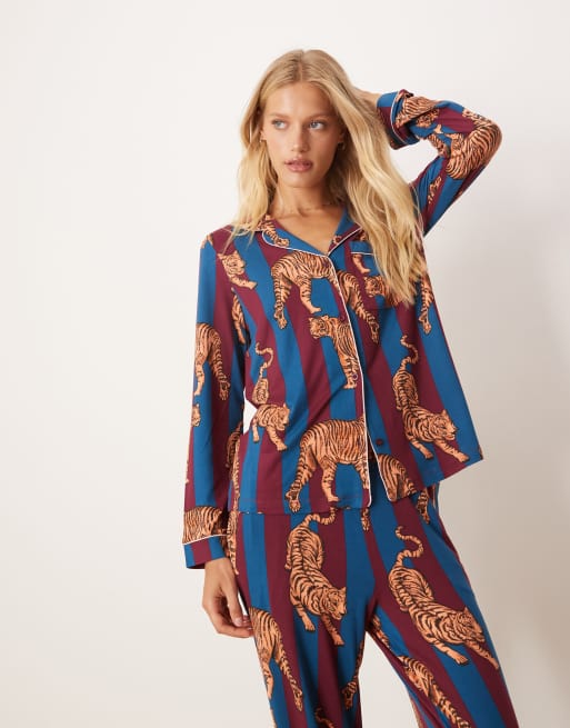 Chelsea Peers poly long sleeve revere pajama set in tiger stripe print