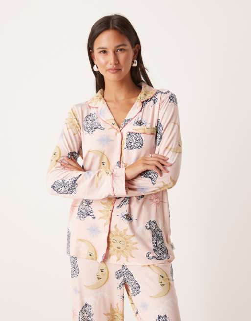 Chelsea Peers poly long sleeve revere pyjama set in celestial tiger print, 2 of 4