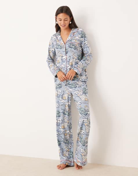 Chelsea Peers Poly long sleeve revere pyjama set in night sky leopard print - view 1